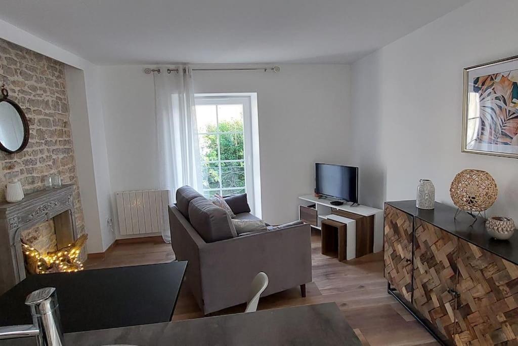 Gite Chez Marianne- La Halte Jurassienne Montmorot Bagian luar foto